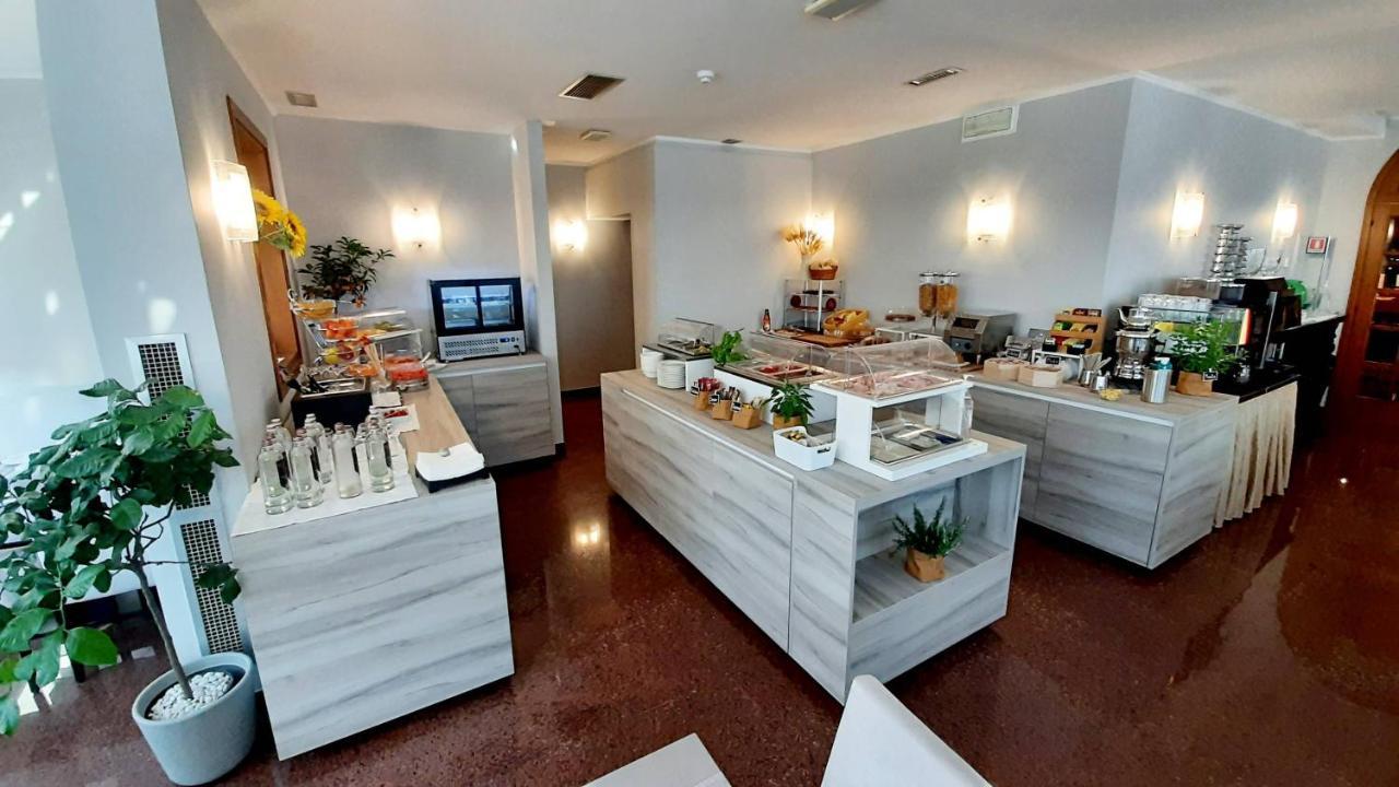 Hotel & Wellness Fra I Pini Λινιάνο Σαμπιαντόρο Εξωτερικό φωτογραφία