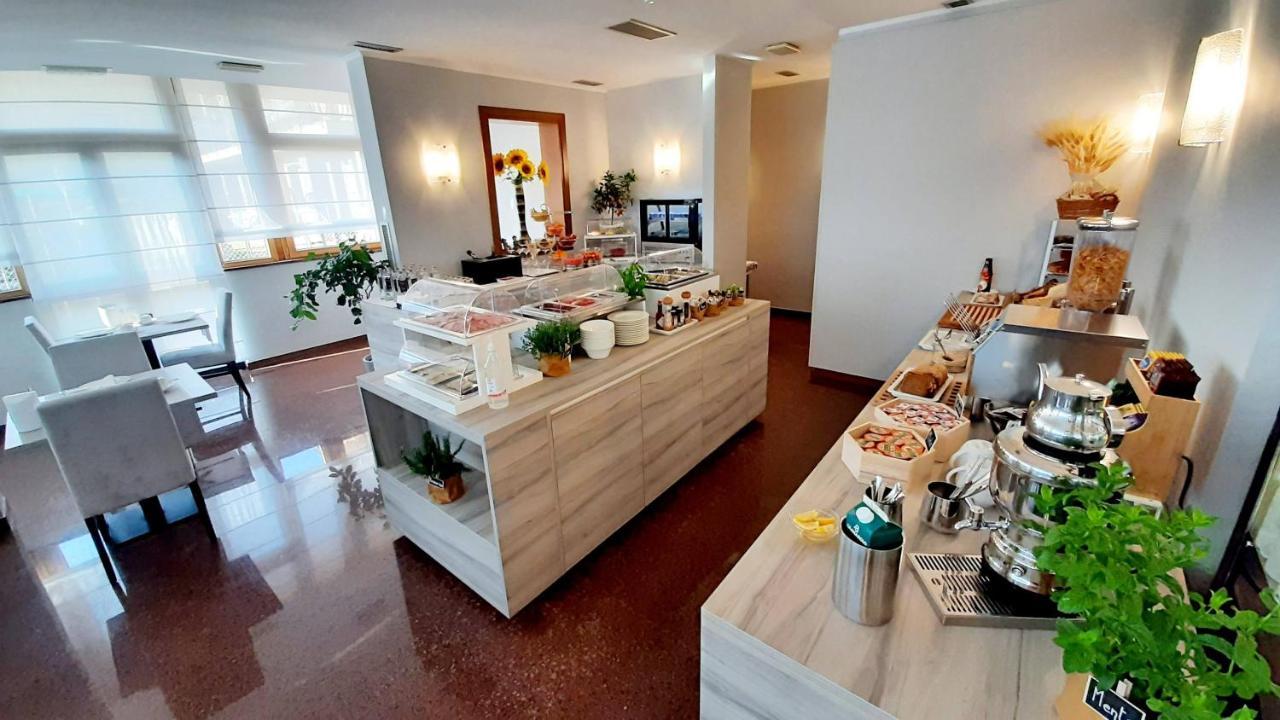 Hotel & Wellness Fra I Pini Λινιάνο Σαμπιαντόρο Εξωτερικό φωτογραφία