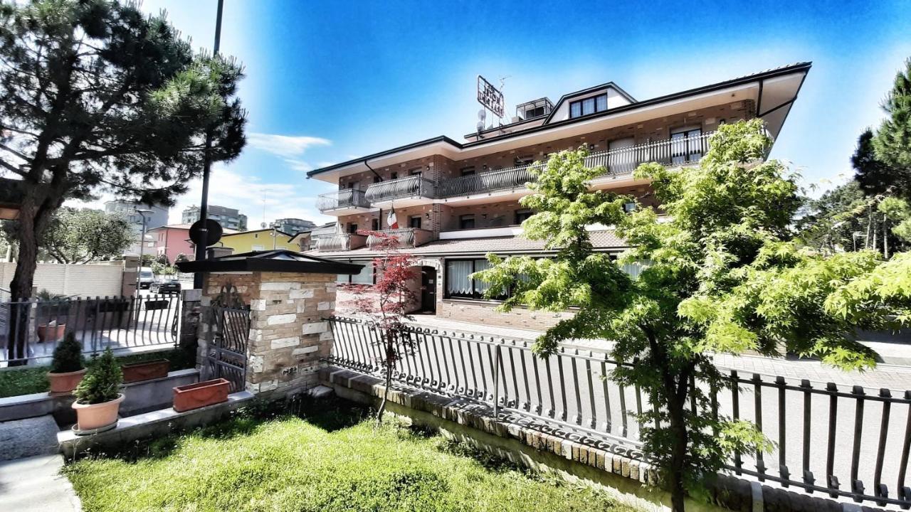 Hotel & Wellness Fra I Pini Λινιάνο Σαμπιαντόρο Εξωτερικό φωτογραφία